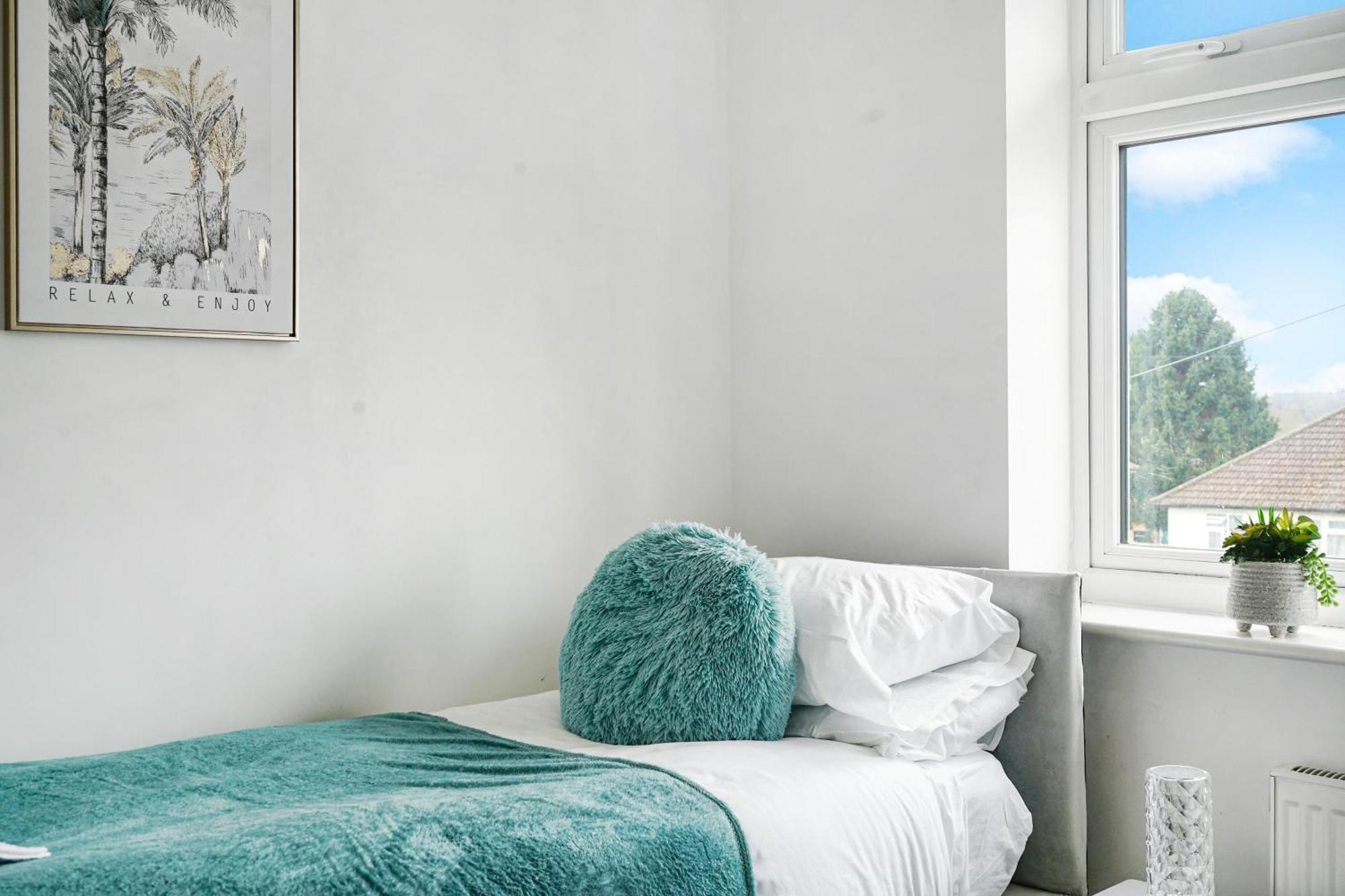 Spa Shower I 4Bed 3Bath I Sleeps X9 I Parking X2 إلستري المظهر الخارجي الصورة