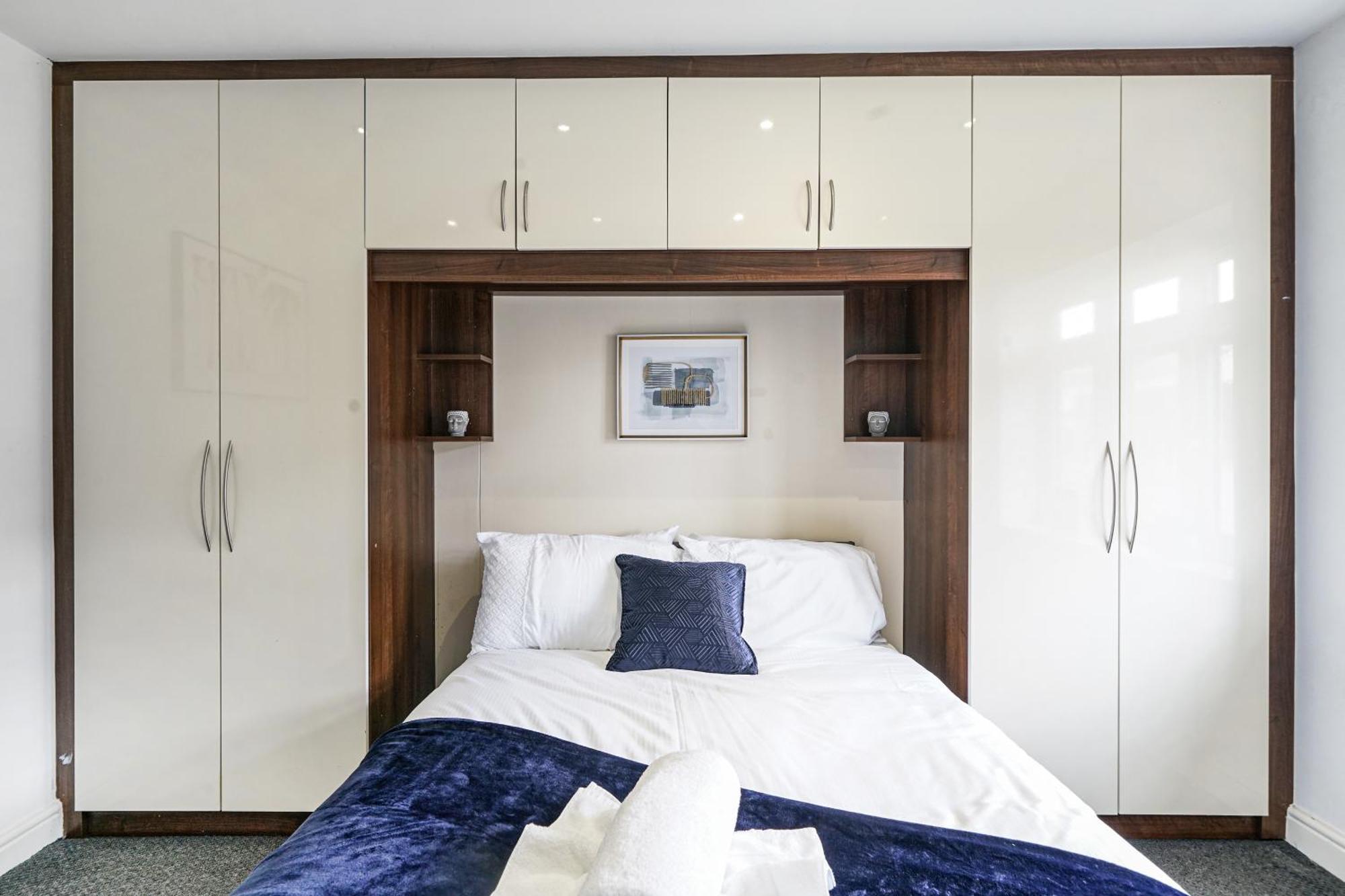 Spa Shower I 4Bed 3Bath I Sleeps X9 I Parking X2 إلستري المظهر الخارجي الصورة
