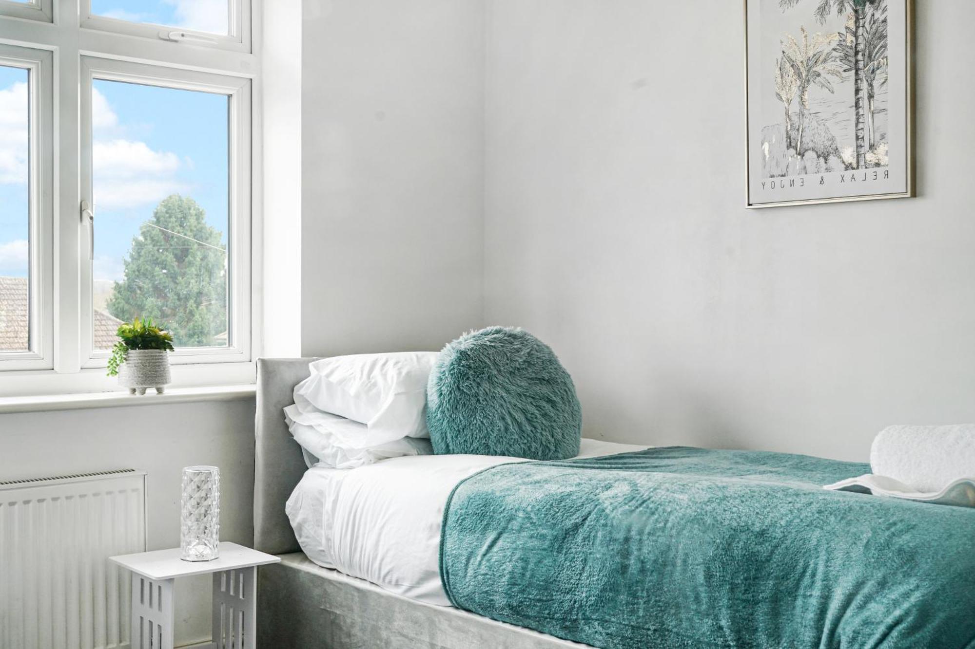 Spa Shower I 4Bed 3Bath I Sleeps X9 I Parking X2 إلستري المظهر الخارجي الصورة